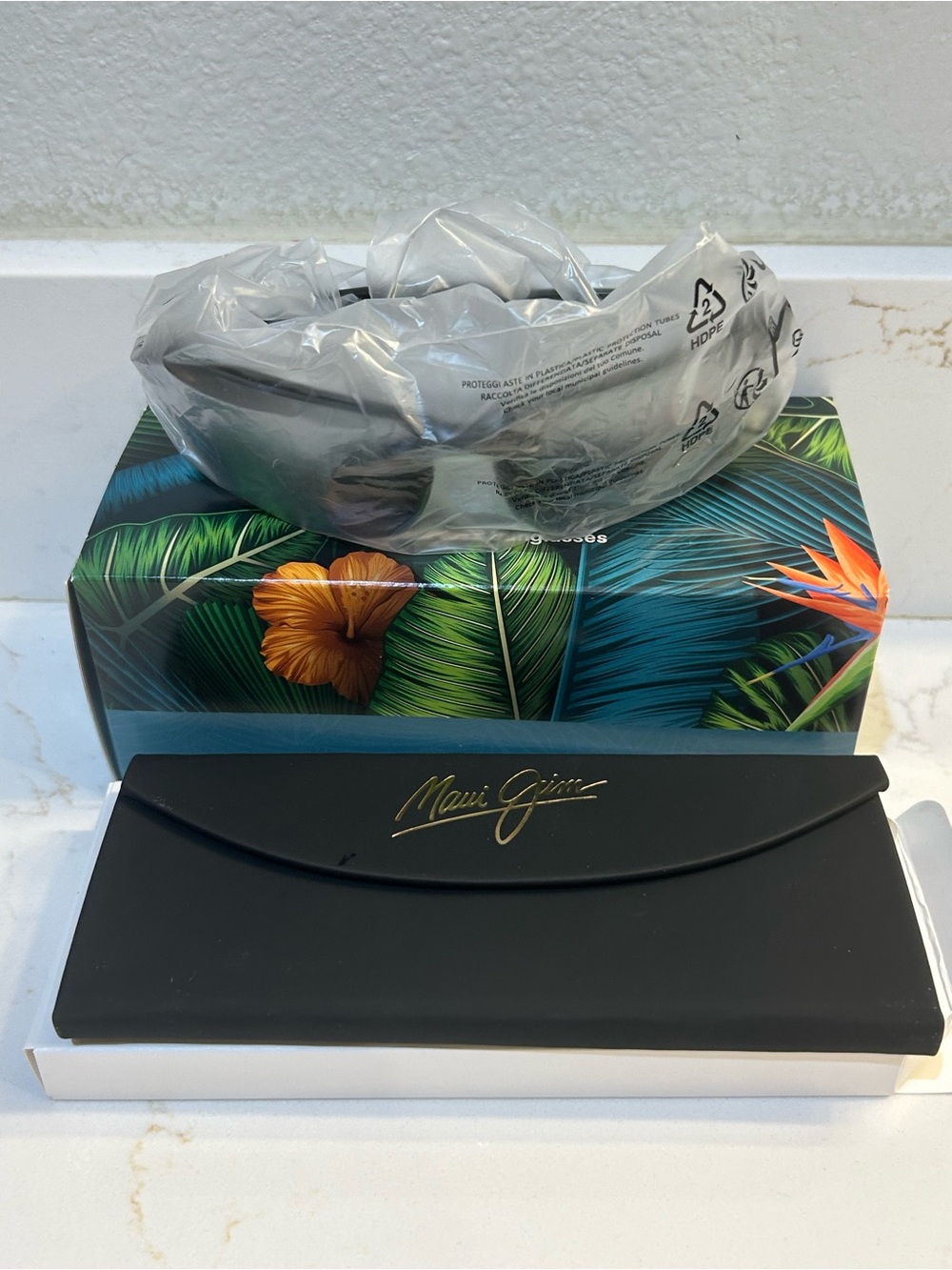 Maui Jim Unisex Banyans Gloss Black Rimless Wraparound Sunglasses NIB - Picture 10 of 10